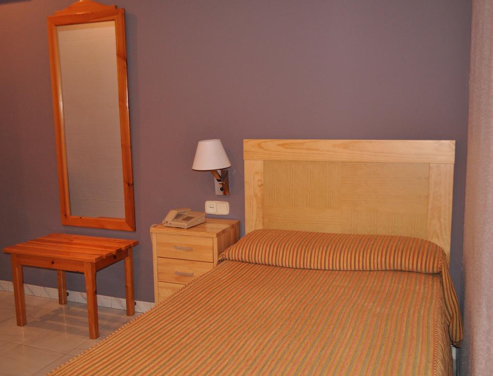 Hotel Los Rosales Almansa Zimmer foto